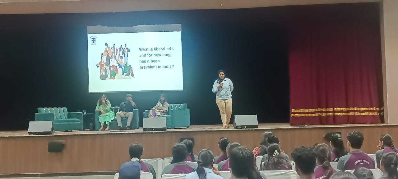 Variddhi G. Agrawal moderating a panel discussion on Liberal Arts with new-age universities